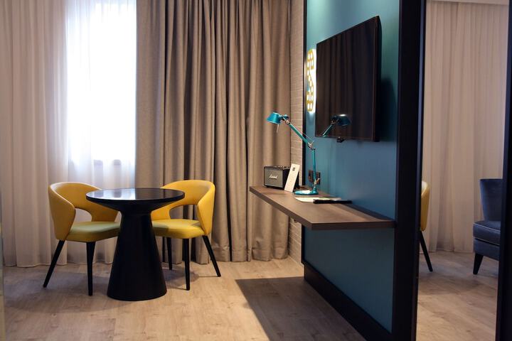 Room 34 of 65