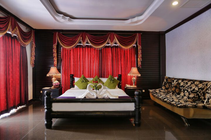Room 28 of 73
