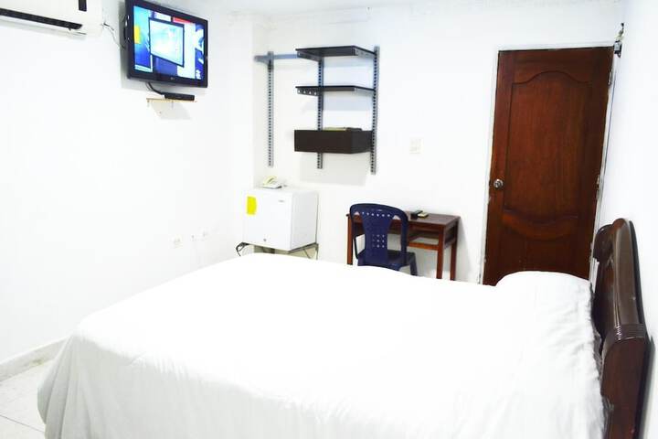 Room 6 of 25