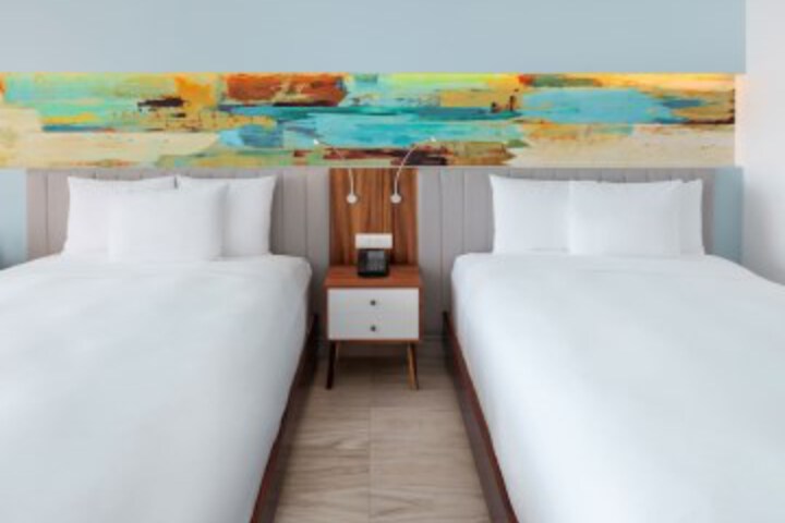 Room 13 of 83