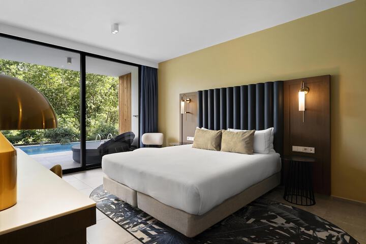 Room 19 of 170
