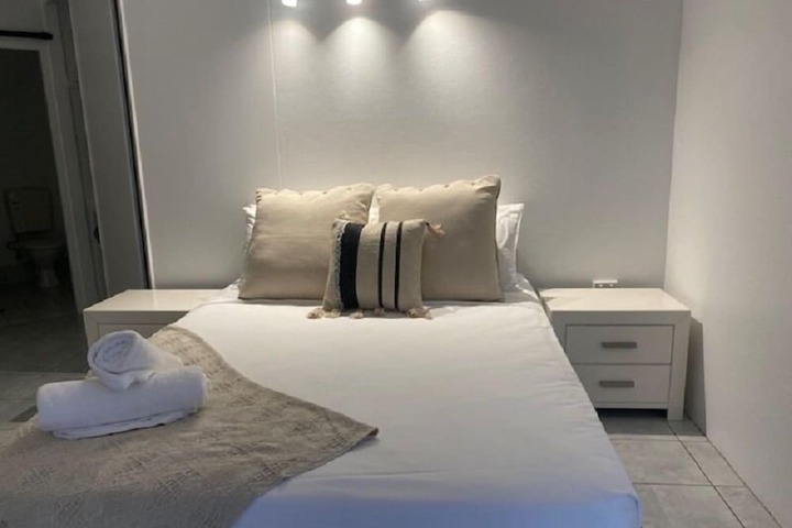 Room 11 of 65