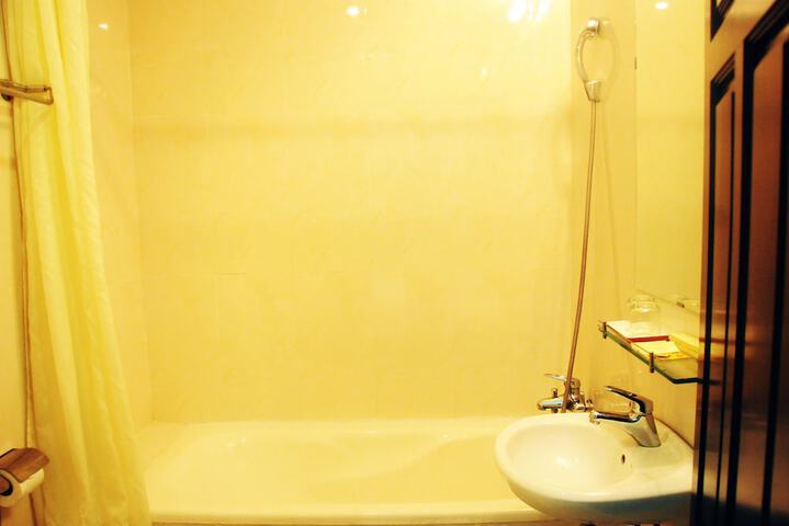 Room 23 of 35
