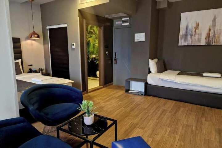 Room 34 of 52