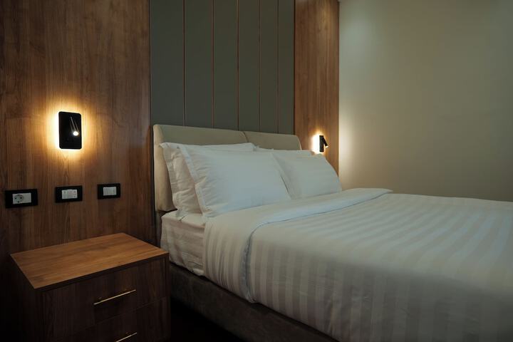 Room 32 of 73