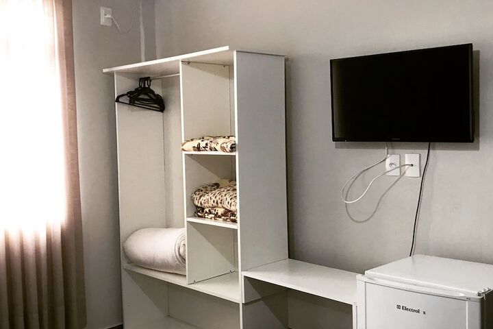 Room 7 of 33