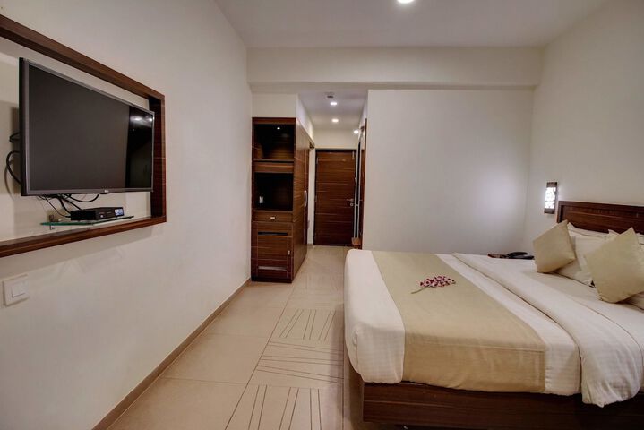 Room 7 of 38