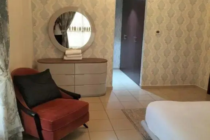 Room 6 of 17