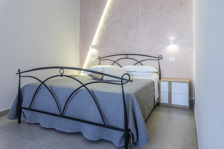 Room 15 of 53