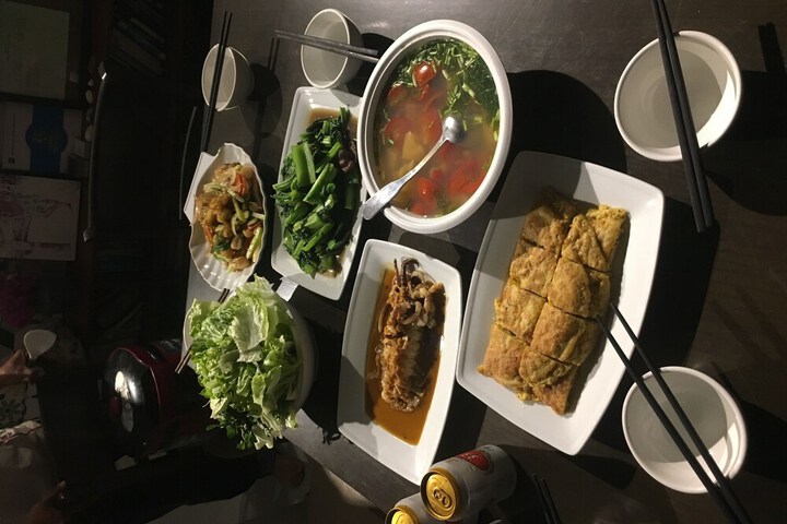 Dining 32 of 57
