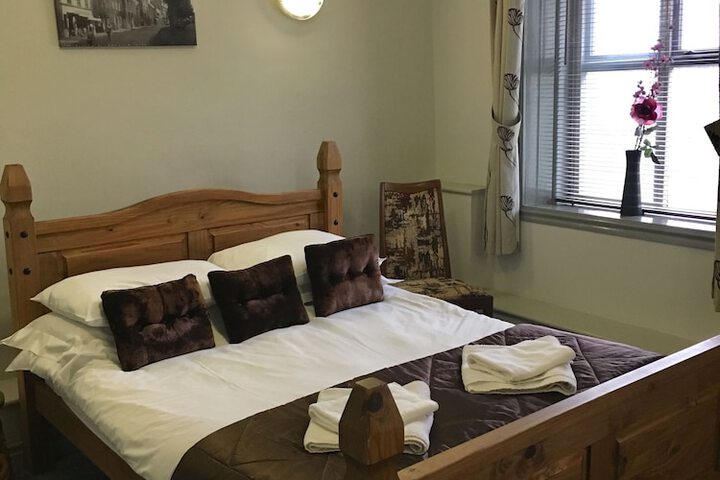 Room 4 of 30