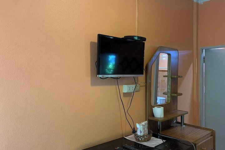 Room 8 of 24