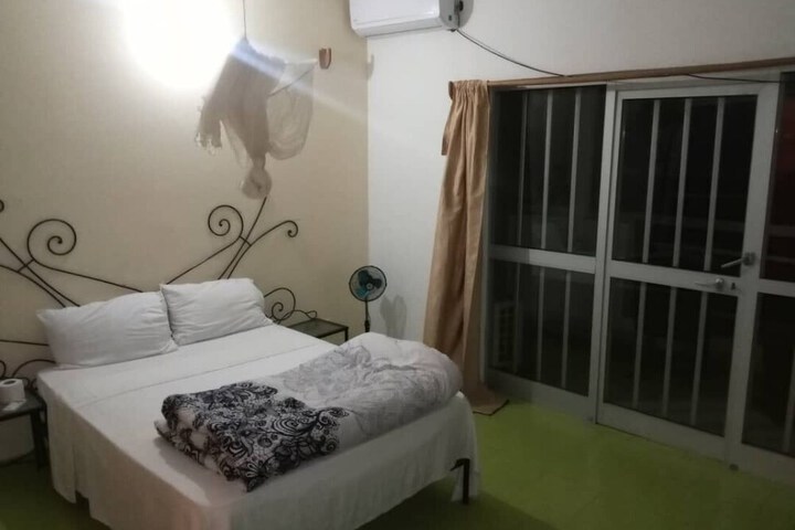 Room 6 of 49