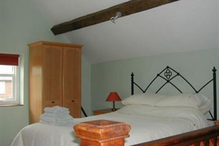 Room 7 of 10