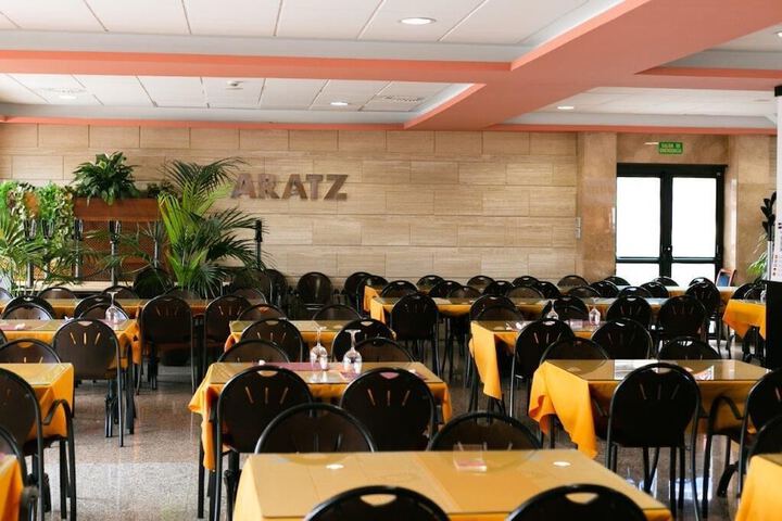 Dining 25 of 38
