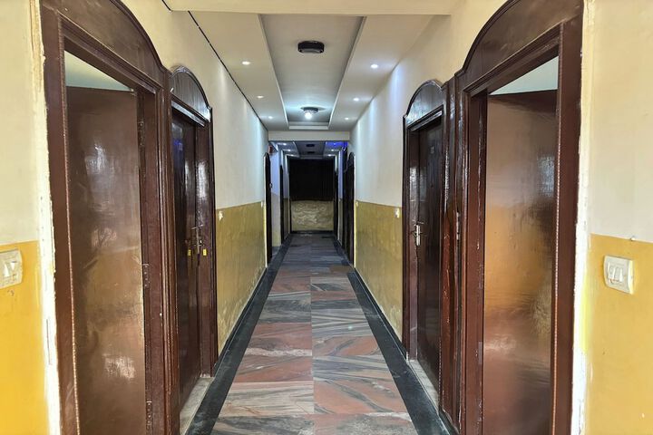 Ballroom/Hall 32 of 39