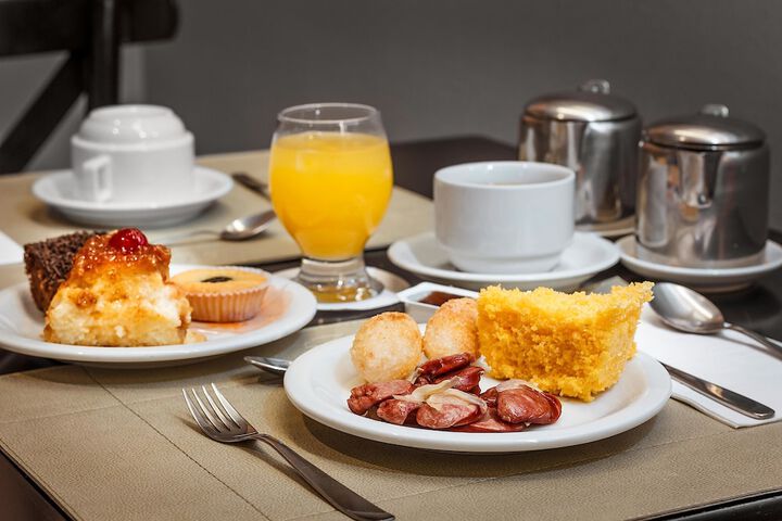 Breakfast/Coffee Service 31 of 51