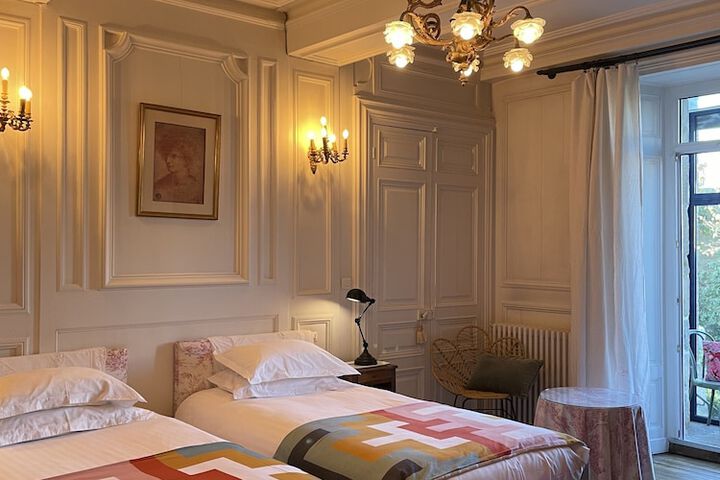Room 5 of 37