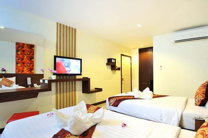 Room 13 of 34