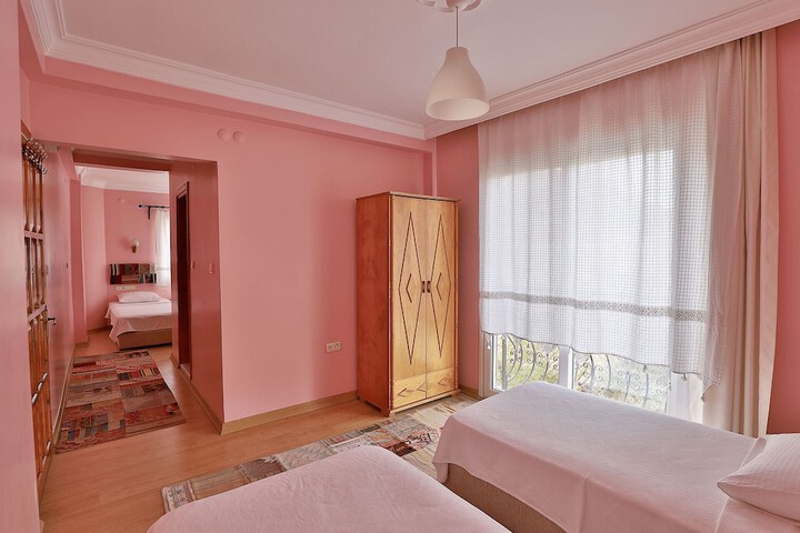 Room 19 of 64