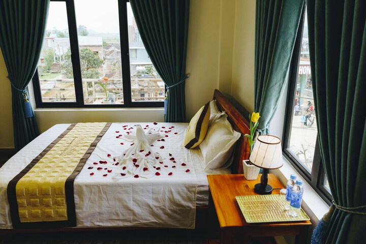 Room 10 of 42