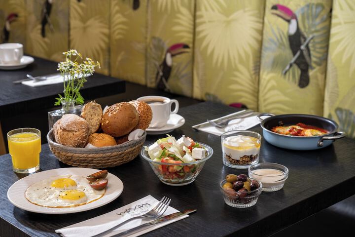 Breakfast/Coffee Service 46 of 64