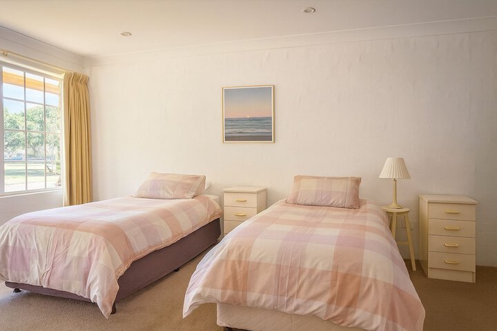 Room 15 of 40