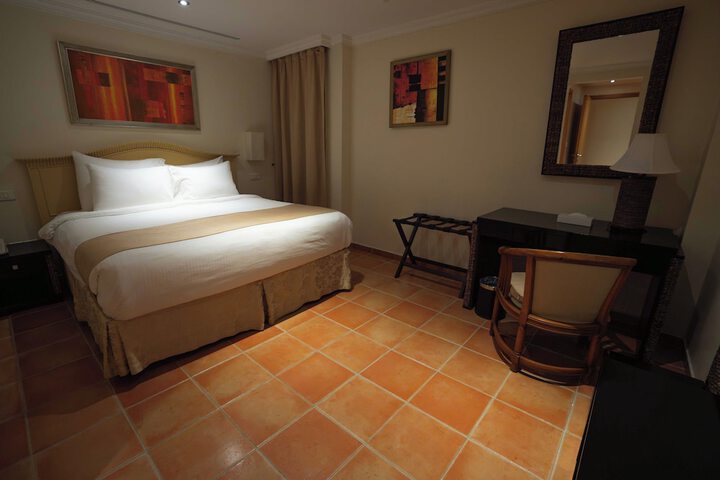 Room 5 of 51