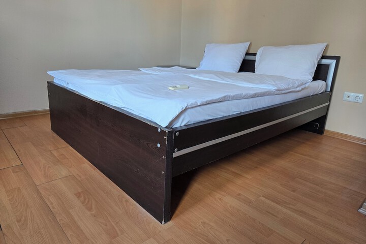 Room 4 of 19