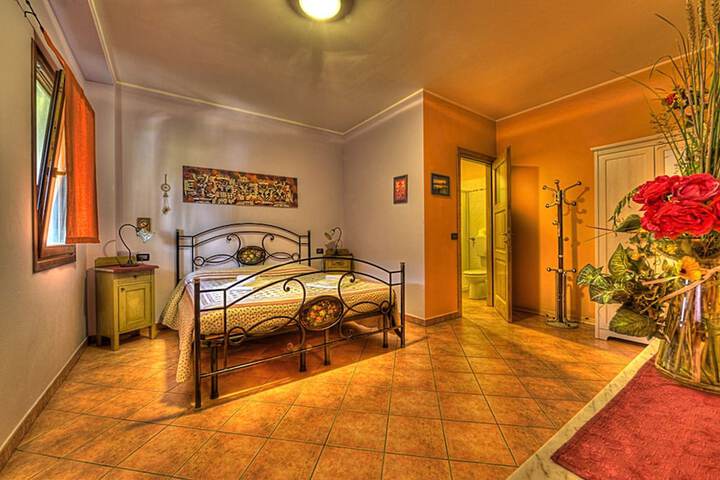Room 4 of 35