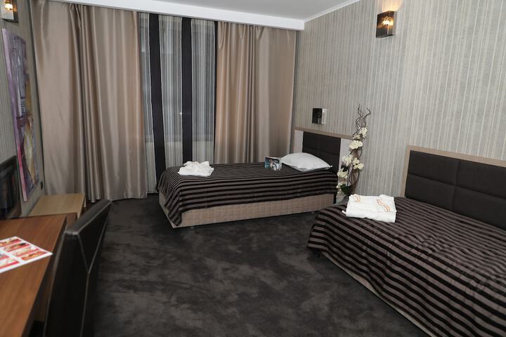 Room 10 of 72