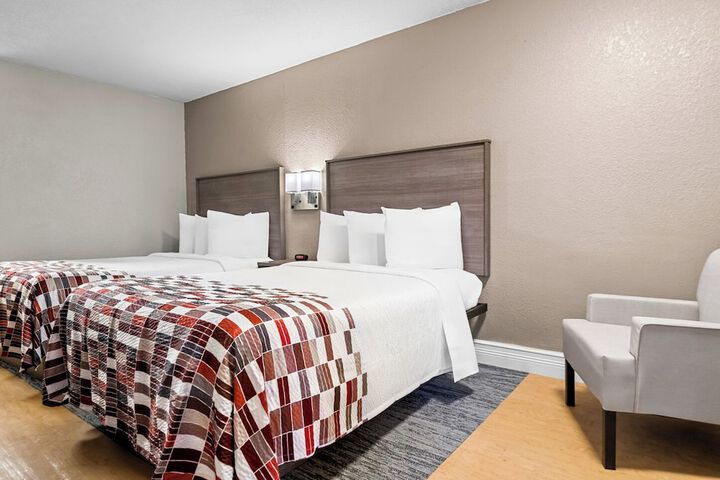 2 Double Beds (3 of 11)