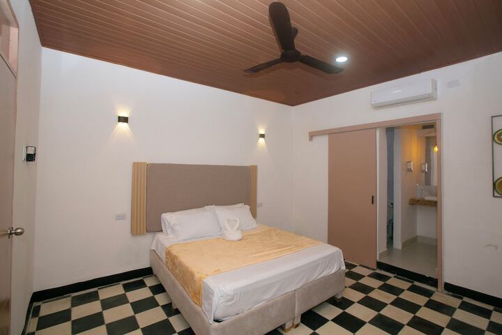 Room 21 of 39