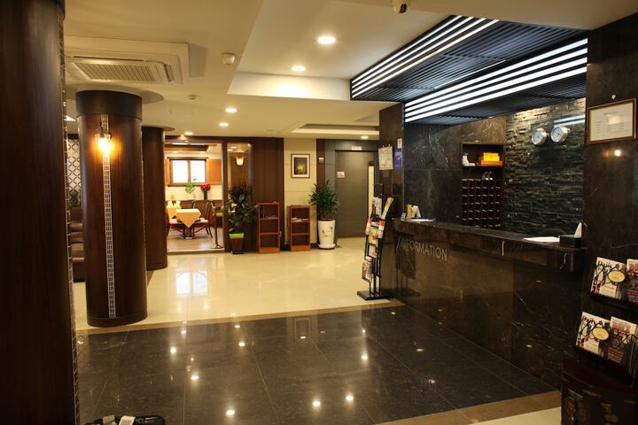 Hotel Lobby