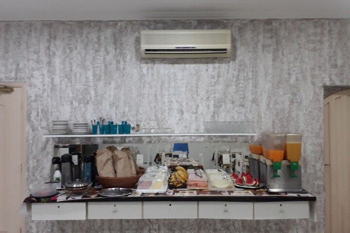 Breakfast/Coffee Service 74 of 98