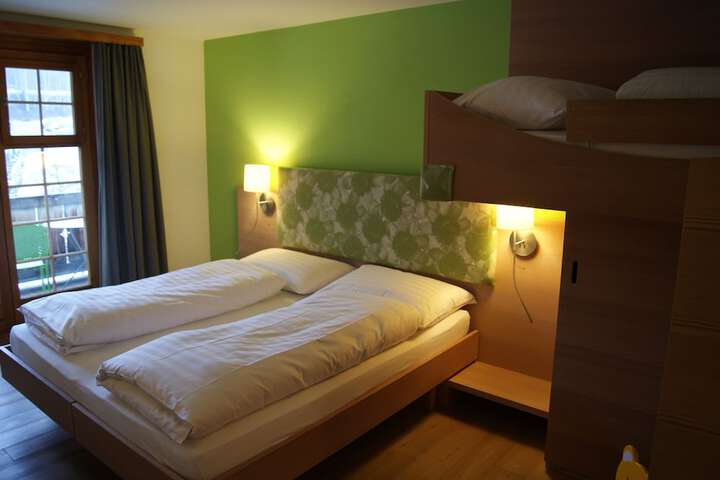 Room 8 of 60