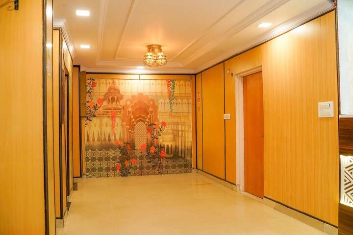 Hotel Surya Mani