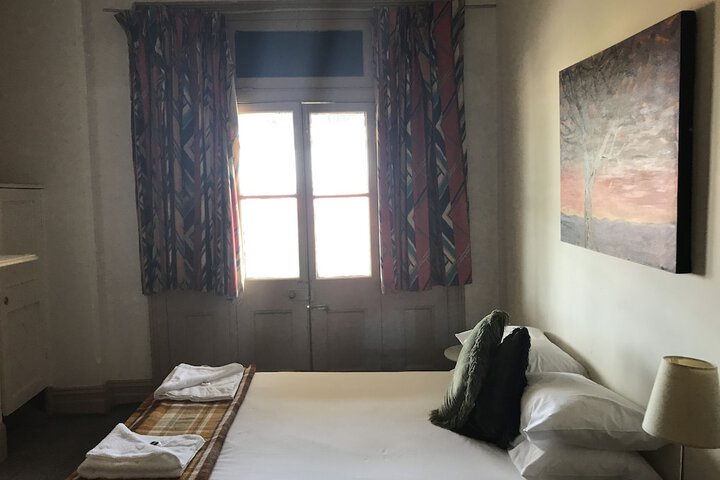 Room 2 of 40