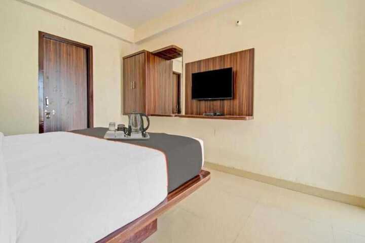 Room 13 of 40