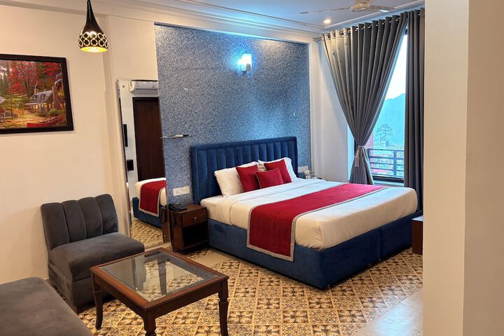 Room 6 of 31