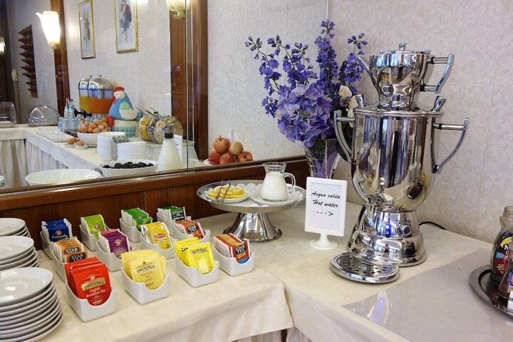 Breakfast/Coffee Service 36 of 40