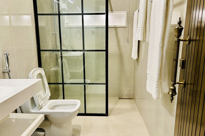 Room 17 of 25