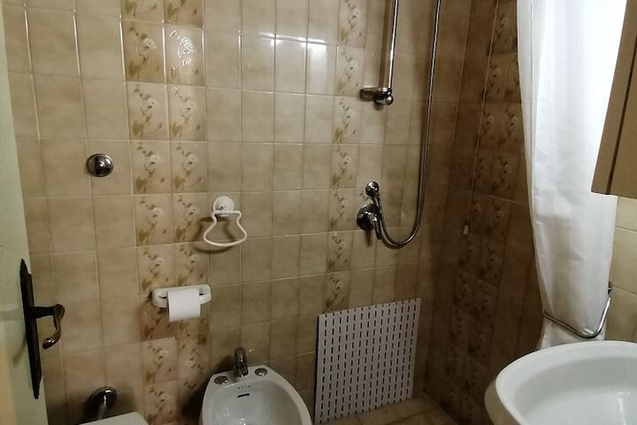 Room 47 of 64