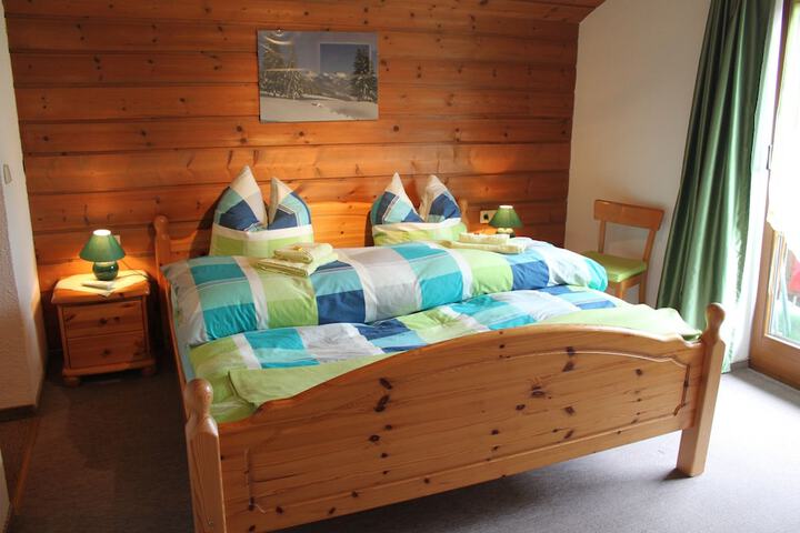 Room 4 of 26