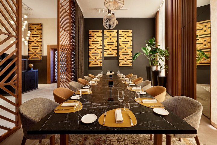 Dining 61 of 102