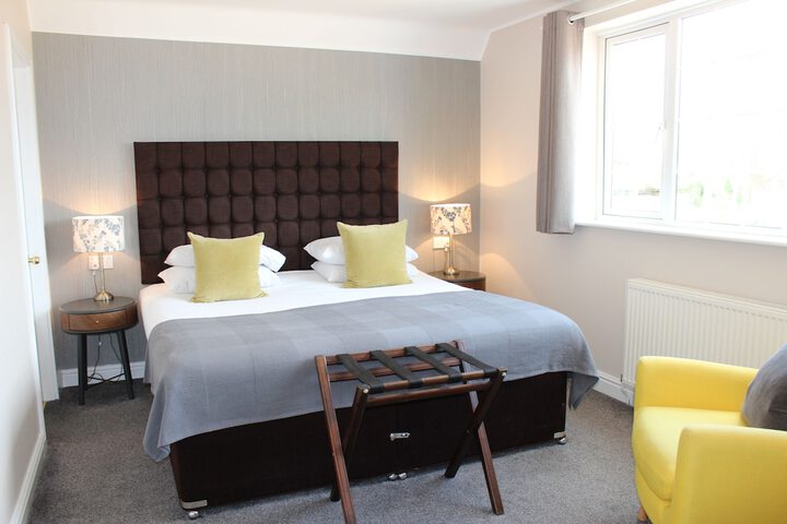 Room 4 of 34