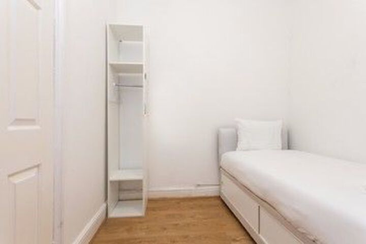 Room 5 of 24