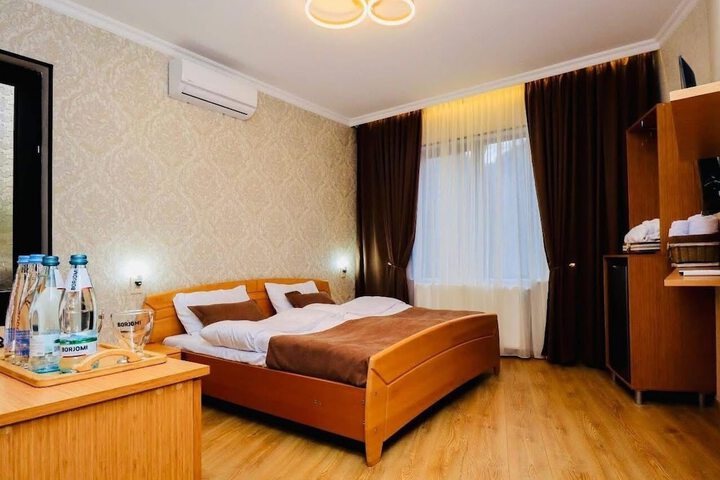 Room 11 of 29