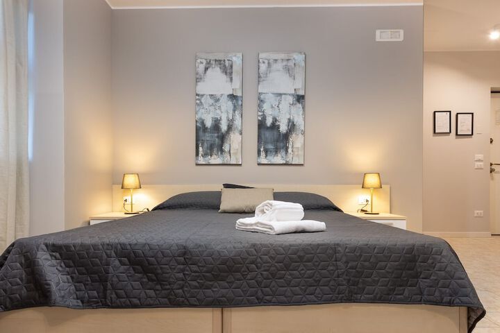 Room 25 of 103