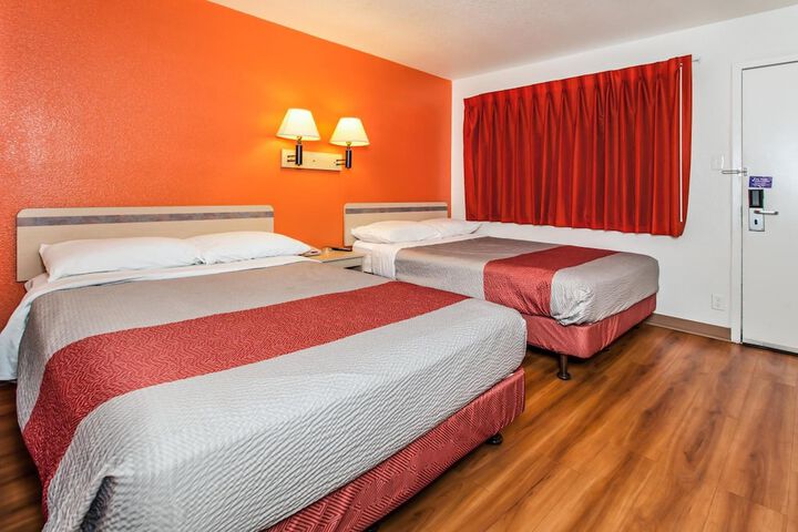 2 Double Beds (5 of 9)